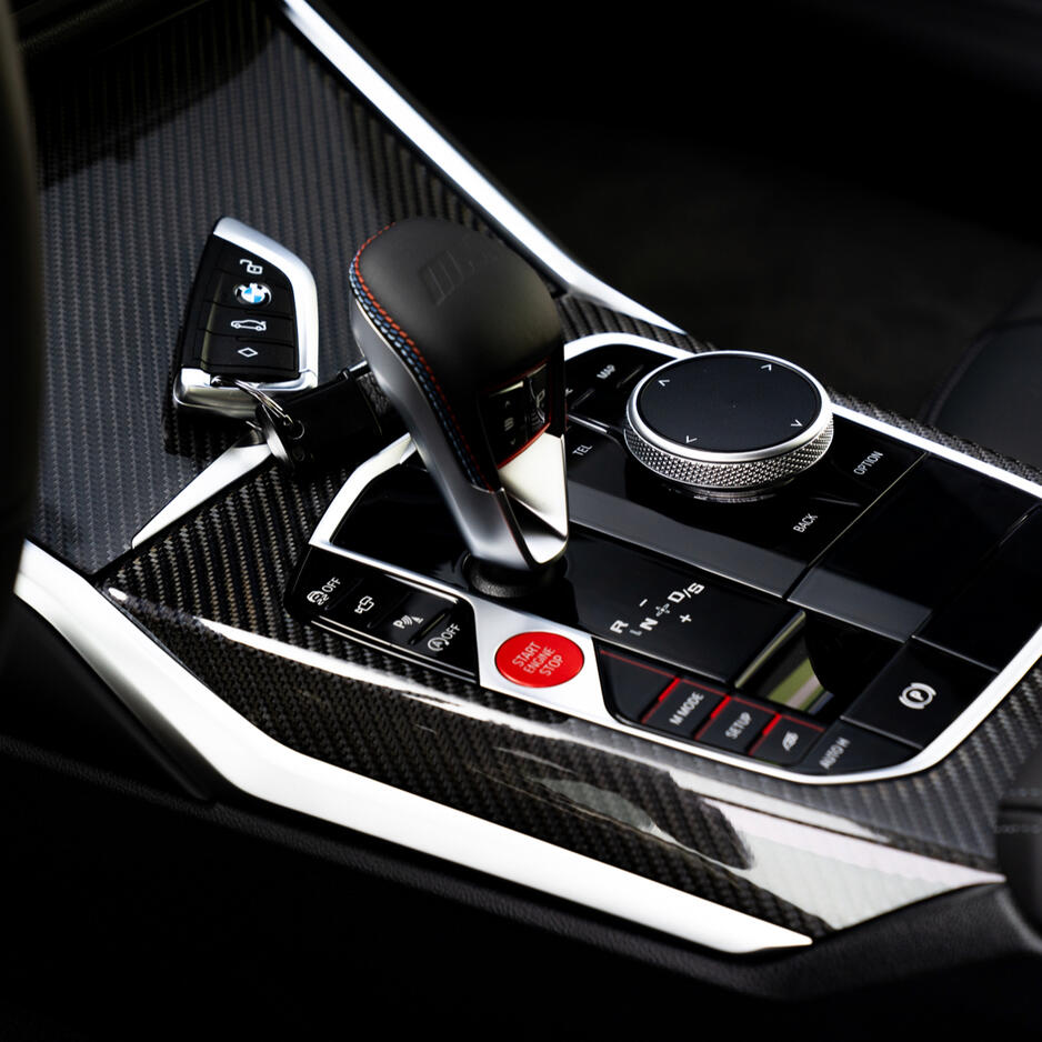 Bmw G82 Interior Detailaufnahme einer Fahrzeug-Mittelkonsole